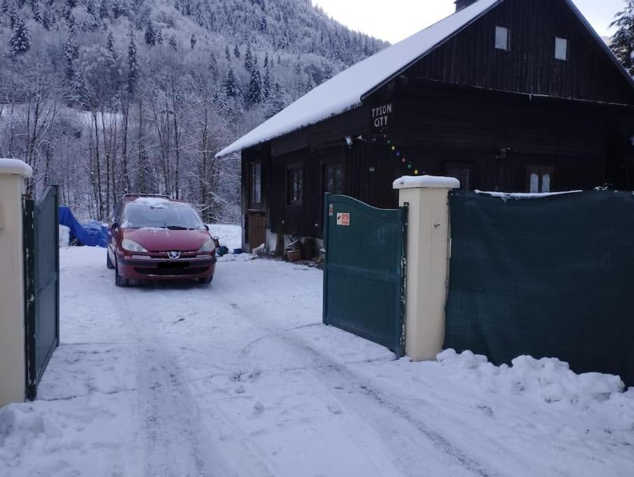 Chalet 8 Personnes + Grand Terrain Et Riviere Entremont 外观 照片