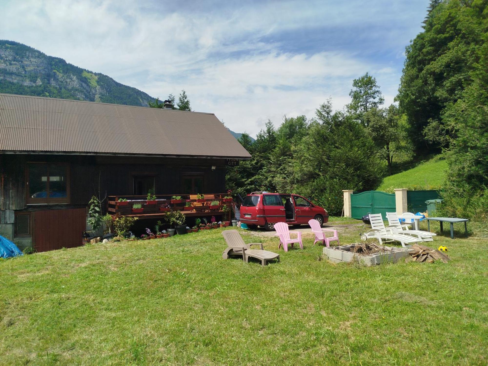 Chalet 8 Personnes + Grand Terrain Et Riviere Entremont 外观 照片